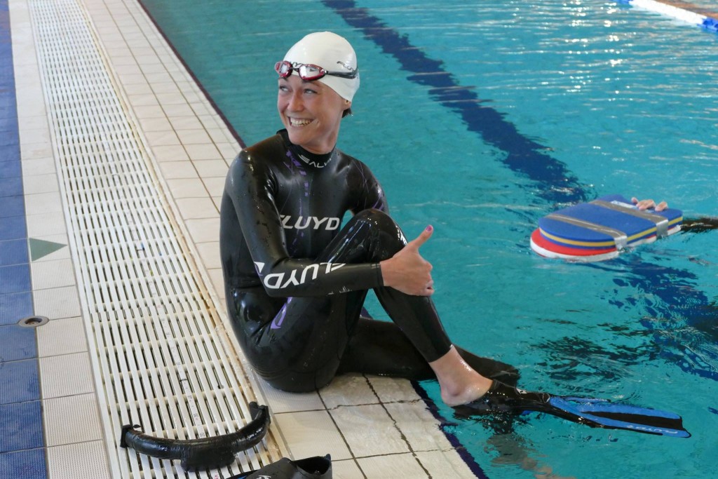 Alessia Zecchini tout sourire avec 204m avec de petite palme en plastique photo : FIPSAS-CMAS