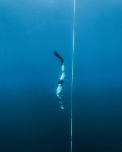 la plongée à -105m en maillot de bain en 2018 à Nice (photo : M. Bourc'His)