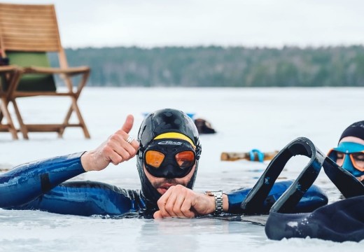 [ITW FLASH] Arthur Guérin-Boëri nage 120m sans palme sous glace